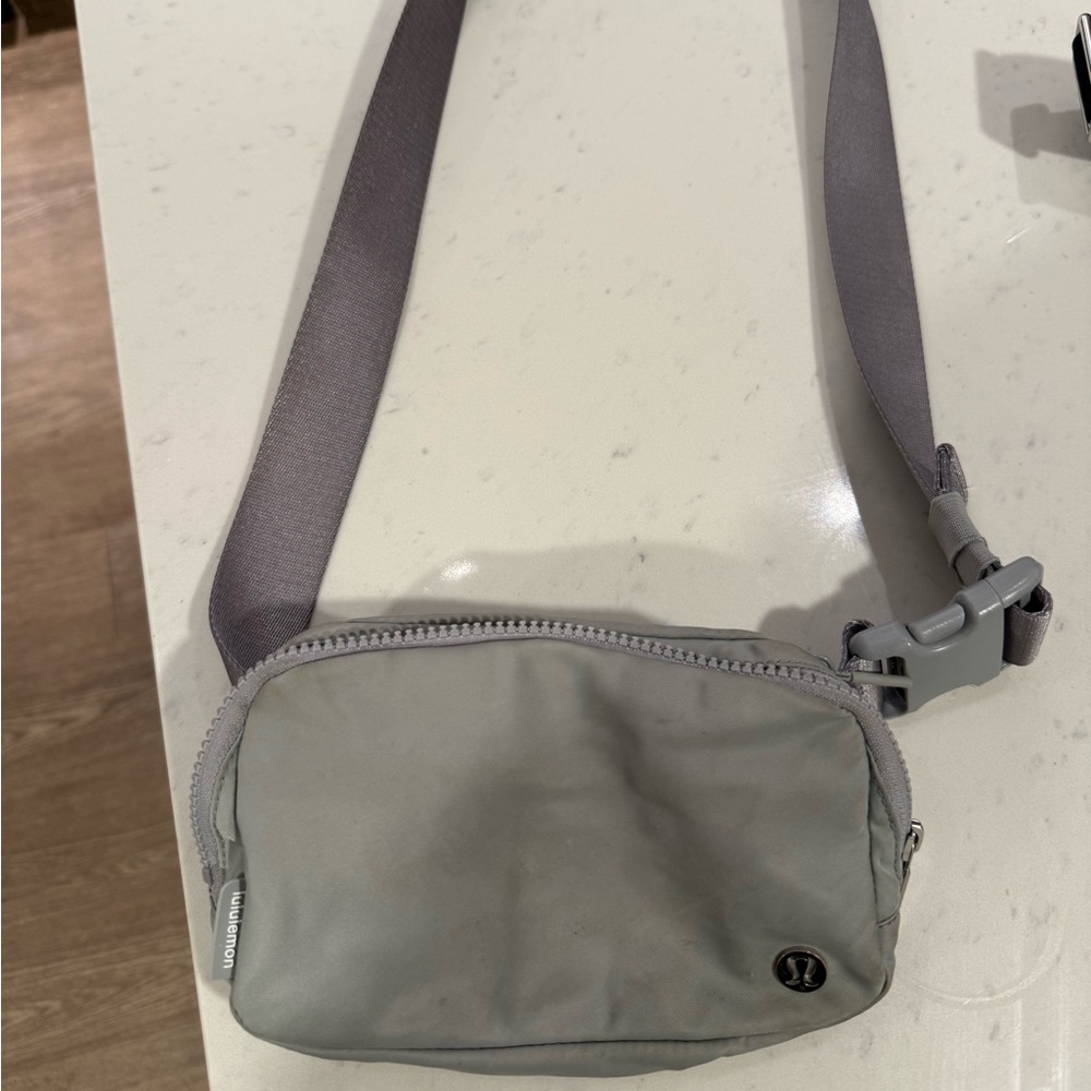 Lululemon Athletica Light Gray Men's Belt Bag